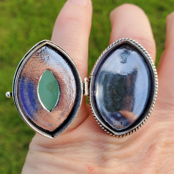 New Oversized Chalcedony 925 Silver Poison Ring. - Picture 6 of 16